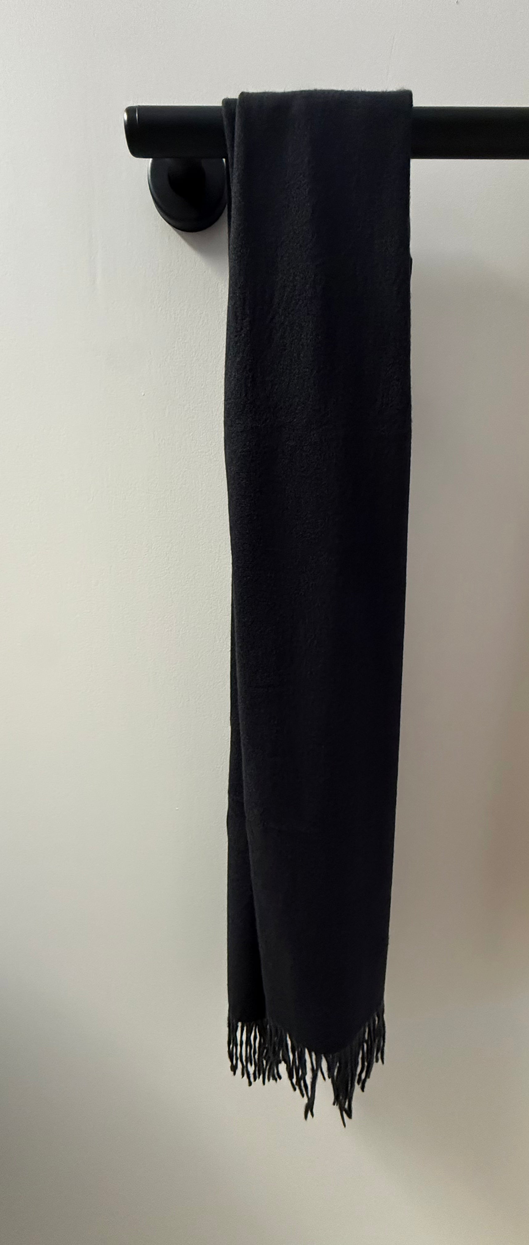Fringed Scarf – Black & Cream — lightweight black and cream scarf with a fringed trim. One size | Sonella