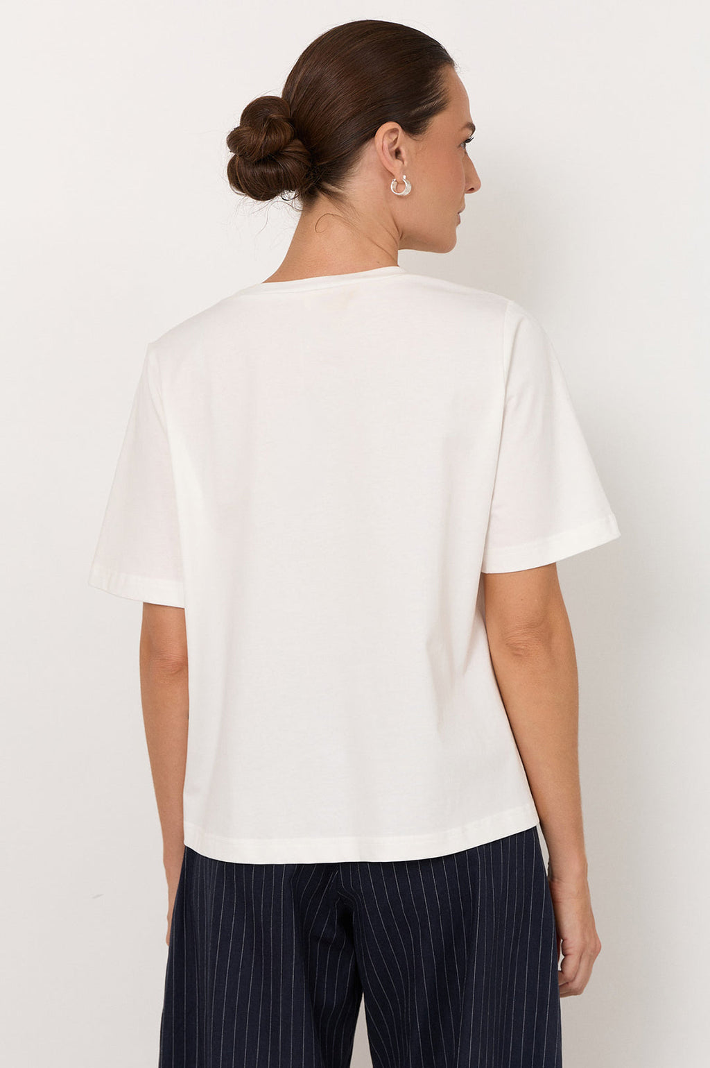 Orion Cotton Tee in white – detail view of soft cotton fabric and clean neckline | Sonella
